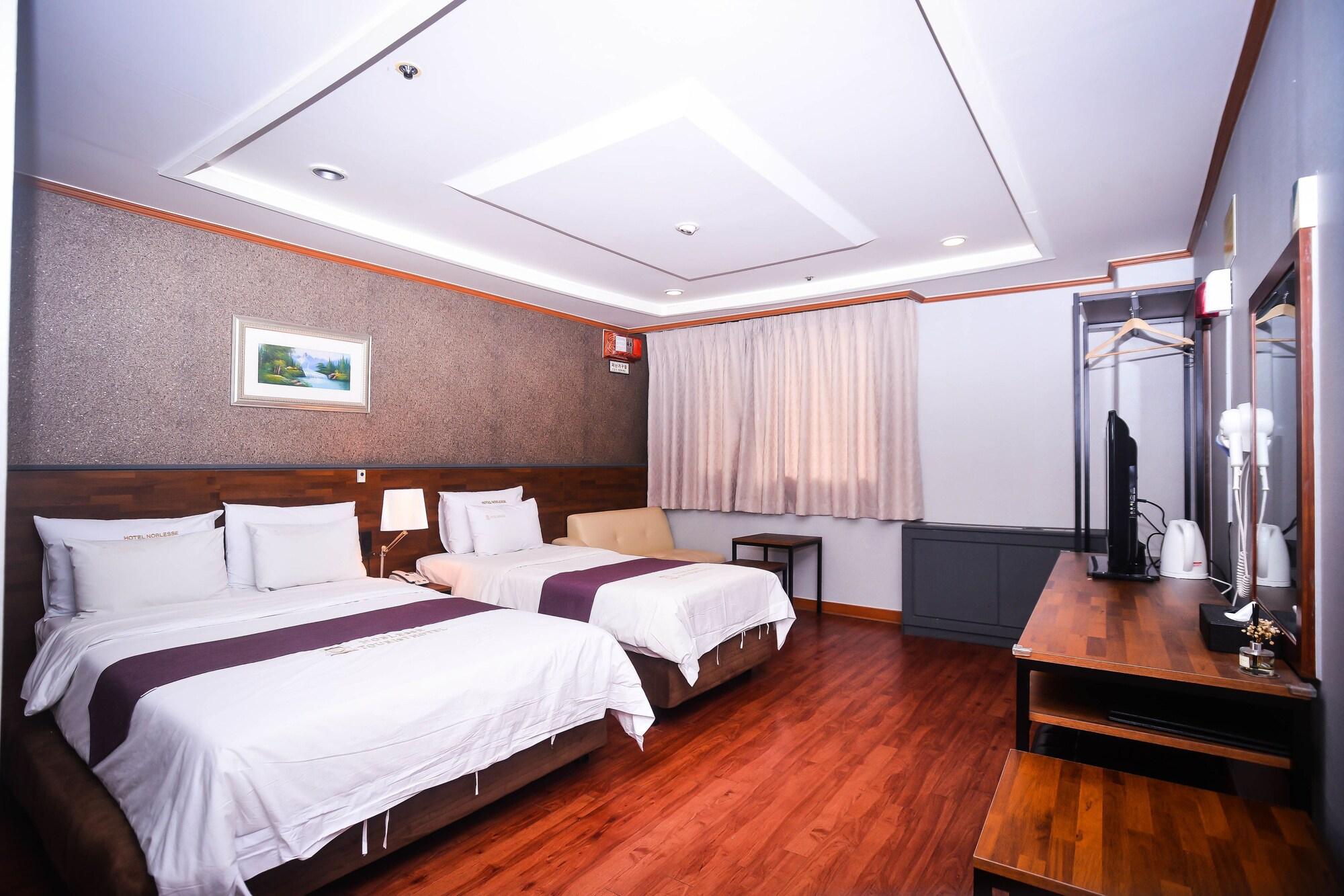 Noblesse Tourist Hotel Сеул Экстерьер фото