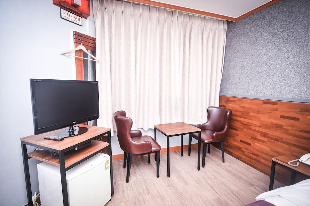 Noblesse Tourist Hotel Сеул Экстерьер фото